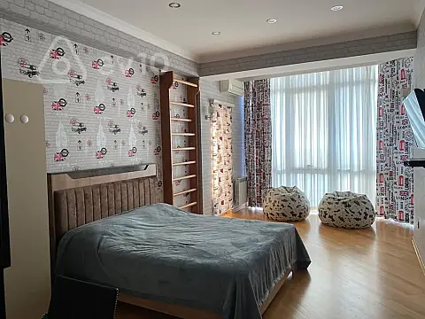 Kirayə verilir 5 otaqlı yeni tikili 270 m²