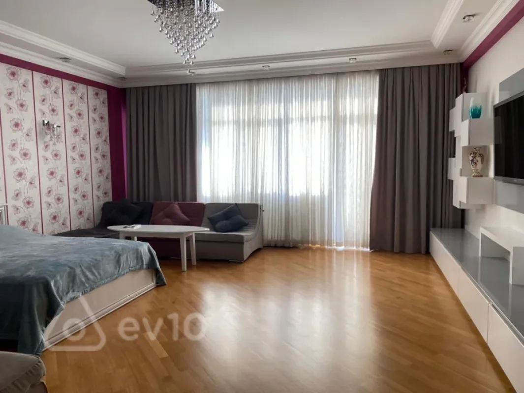 Kirayə verilir 5 otaqlı yeni tikili 270 m²