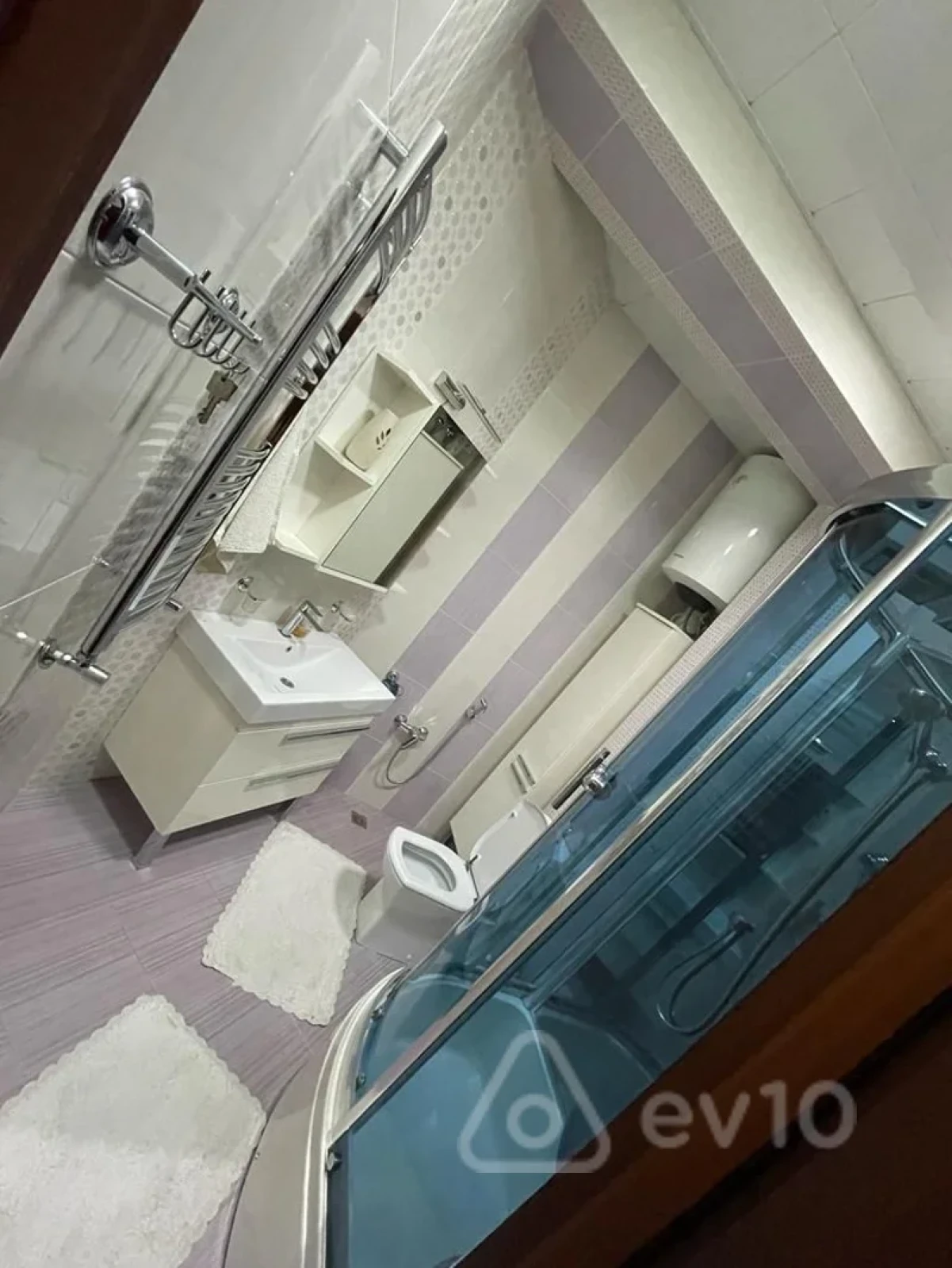 Kirayə verilir 5 otaqlı yeni tikili 270 m²