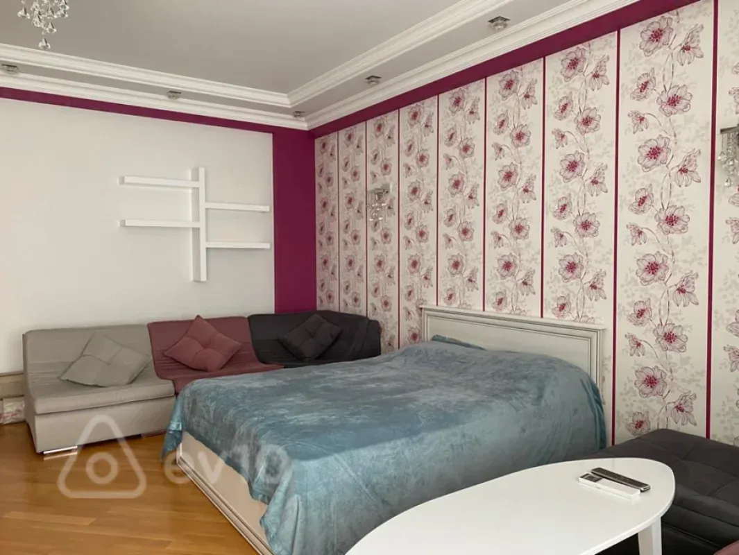 Kirayə verilir 5 otaqlı yeni tikili 270 m²