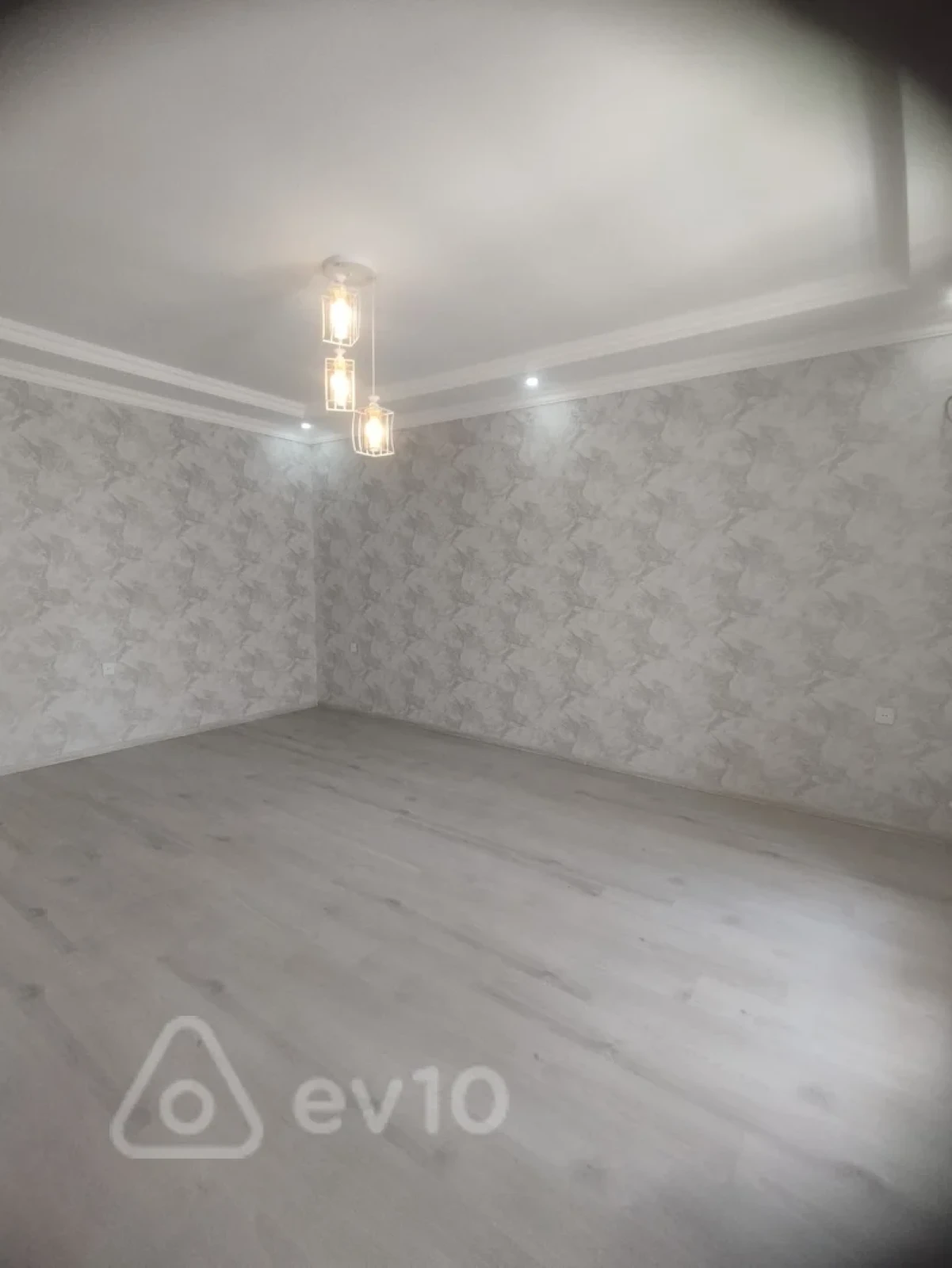 Satılır 4 otaqlı həyət evi 155 m²