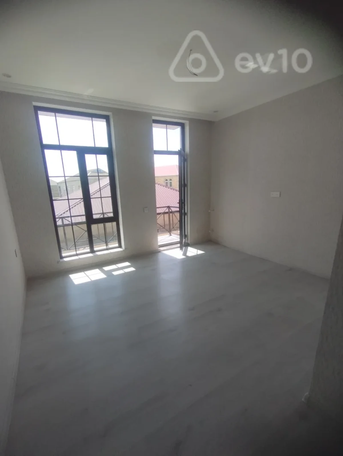 Satılır 4 otaqlı həyət evi 155 m²