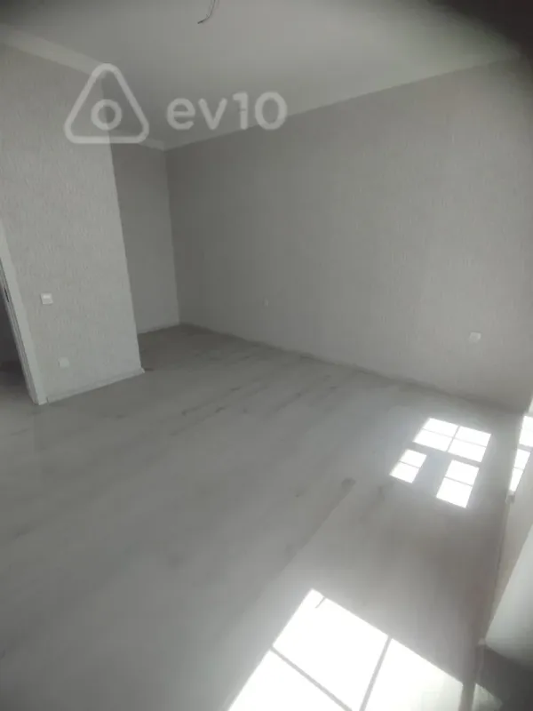 Satılır 4 otaqlı həyət evi 155 m²