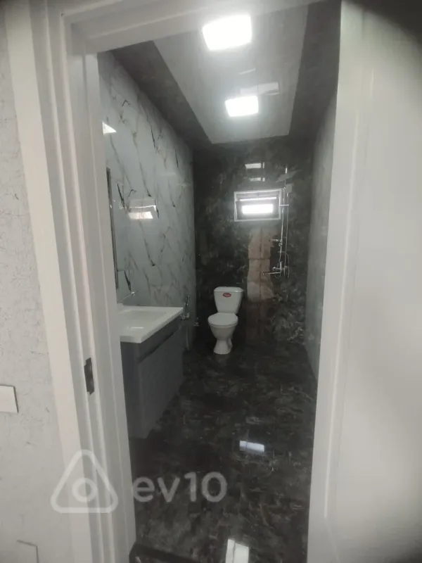 Satılır 4 otaqlı həyət evi 155 m²