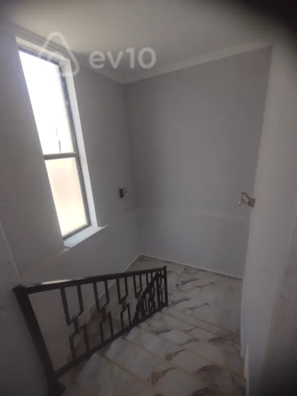 Satılır 4 otaqlı həyət evi 155 m²