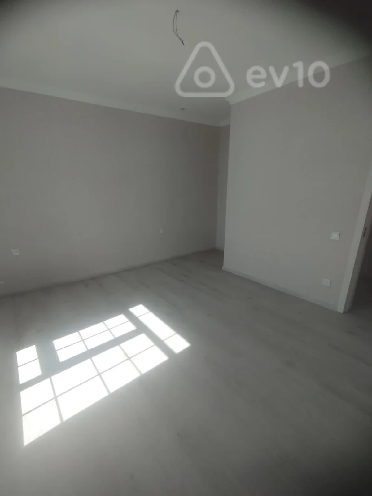 Satılır 4 otaqlı həyət evi 155 m²