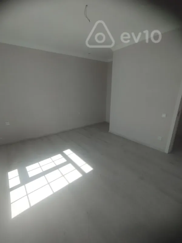 Satılır 4 otaqlı həyət evi 155 m²
