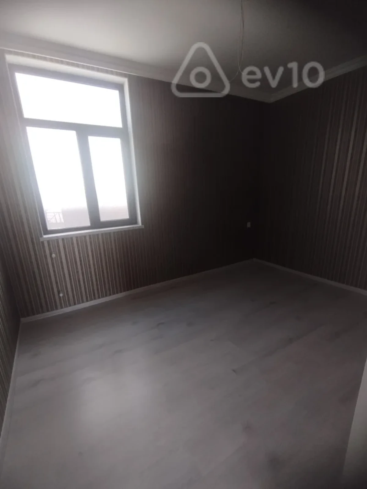 Satılır 4 otaqlı həyət evi 155 m²
