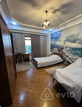 Kirayə verilir 3 otaqlı yeni tikili 140 m²