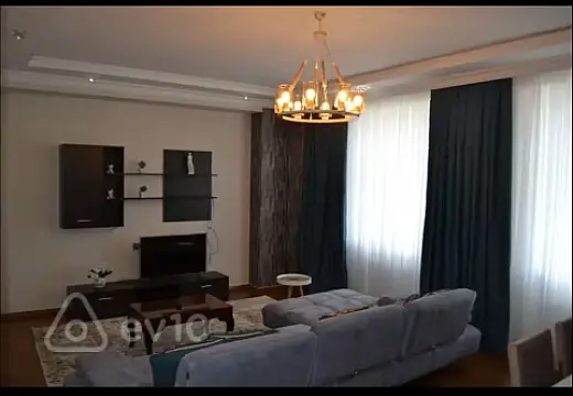 Kirayə verilir 3 otaqlı yeni tikili 140 m²