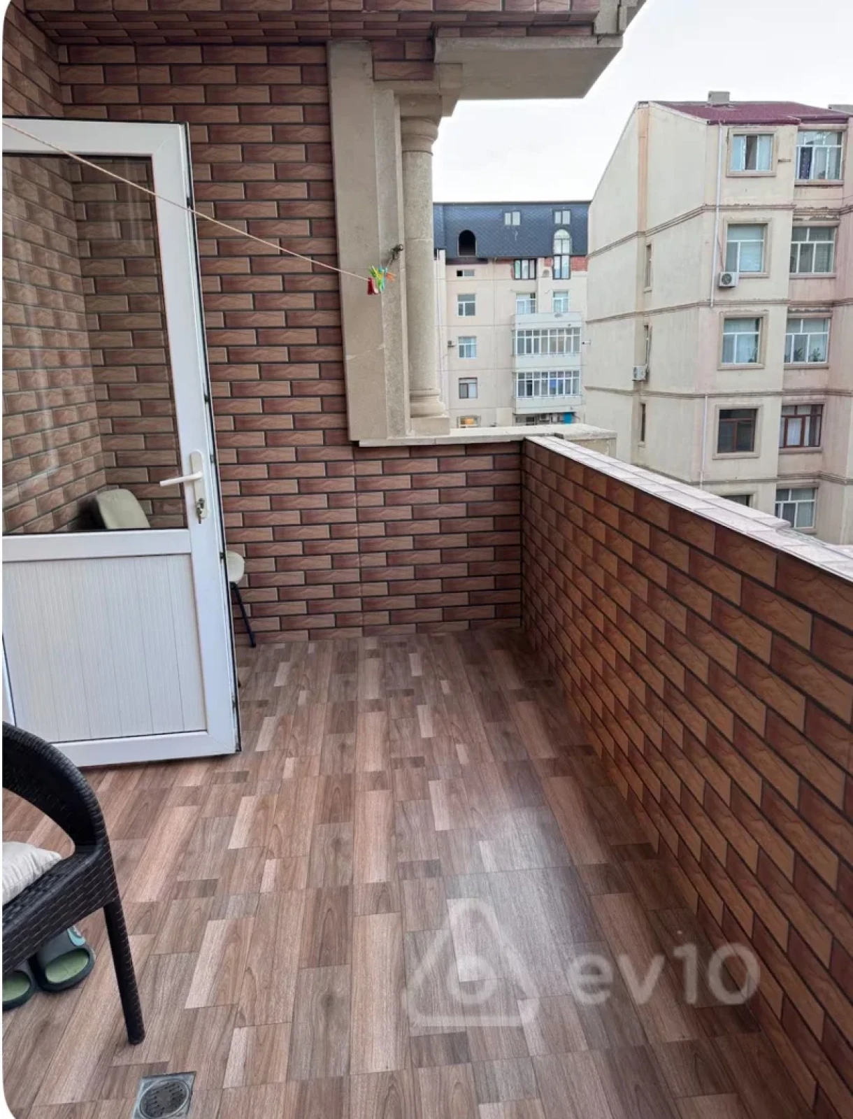Kirayə verilir 3 otaqlı yeni tikili 140 m²