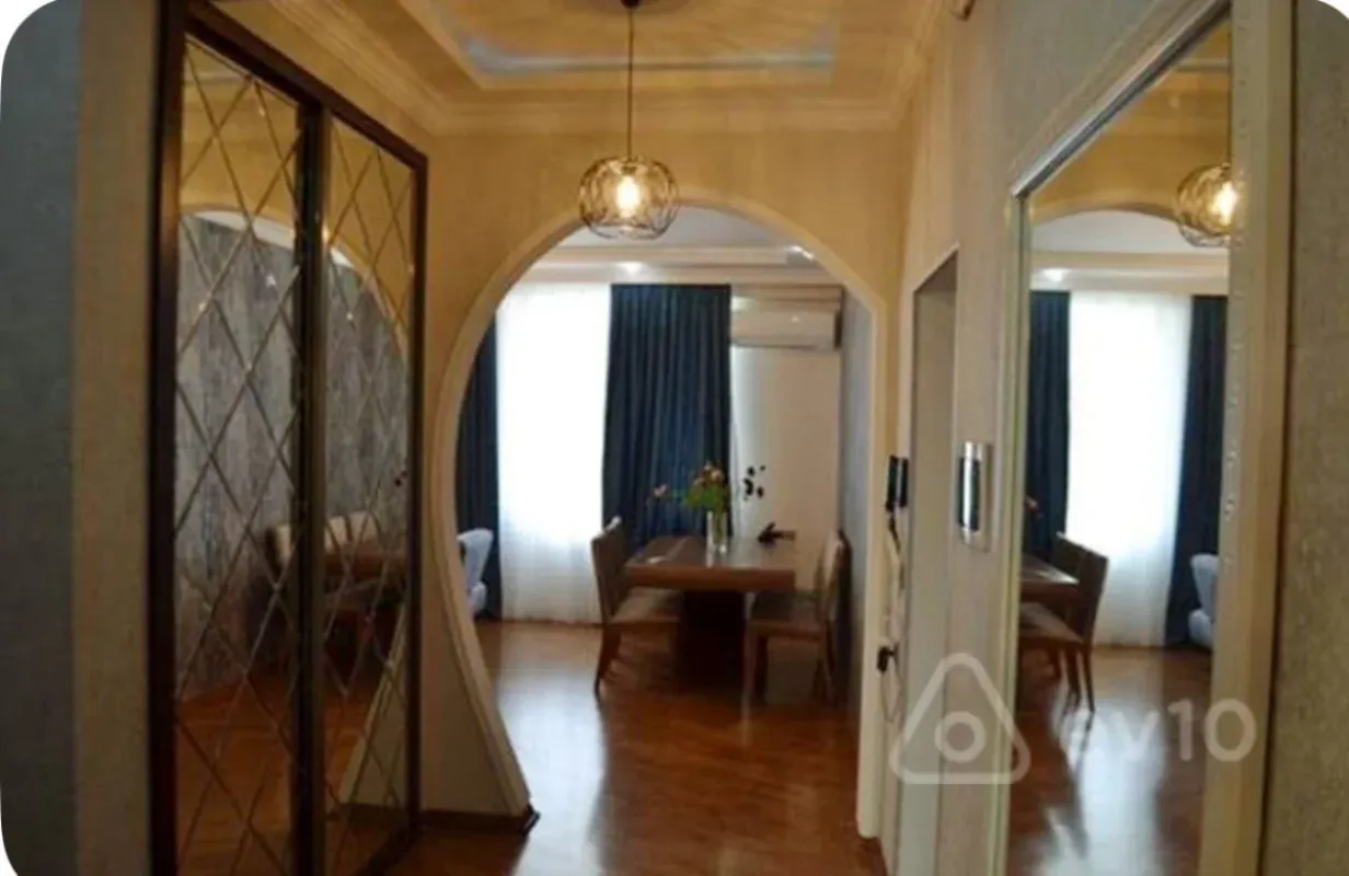 Kirayə verilir 3 otaqlı yeni tikili 140 m²