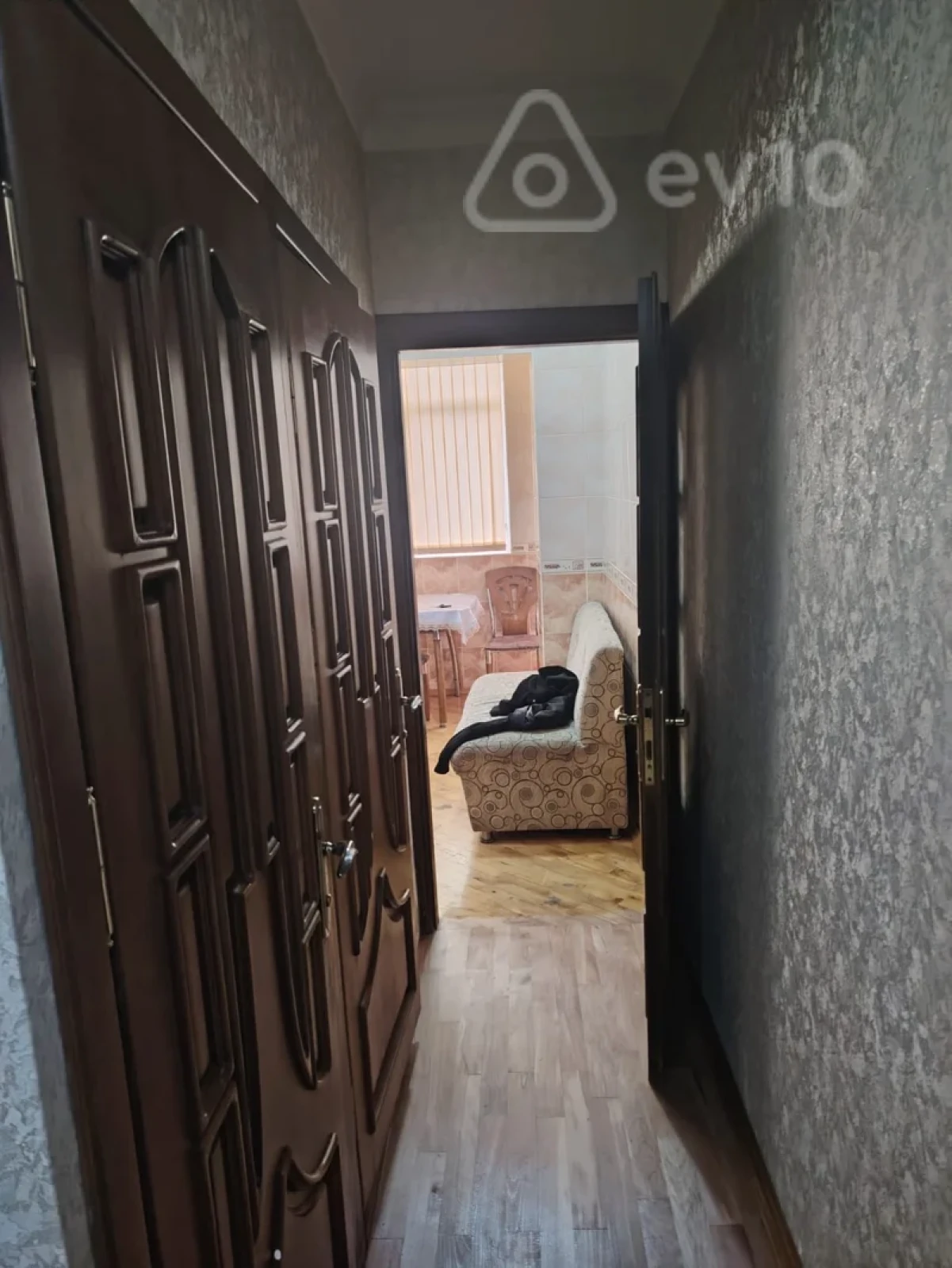 Kirayə verilir 4 otaqlı köhnə tikili 98 m²