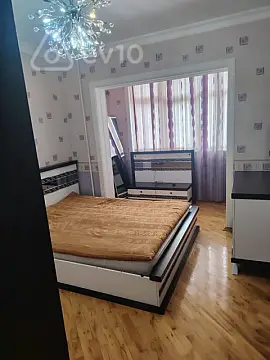Kirayə verilir 4 otaqlı köhnə tikili 98 m²