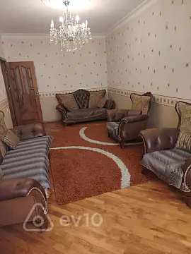 Kirayə verilir 4 otaqlı köhnə tikili 98 m²