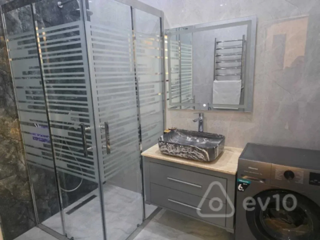 Satılır 2 otaqlı yeni tikili 95 m²