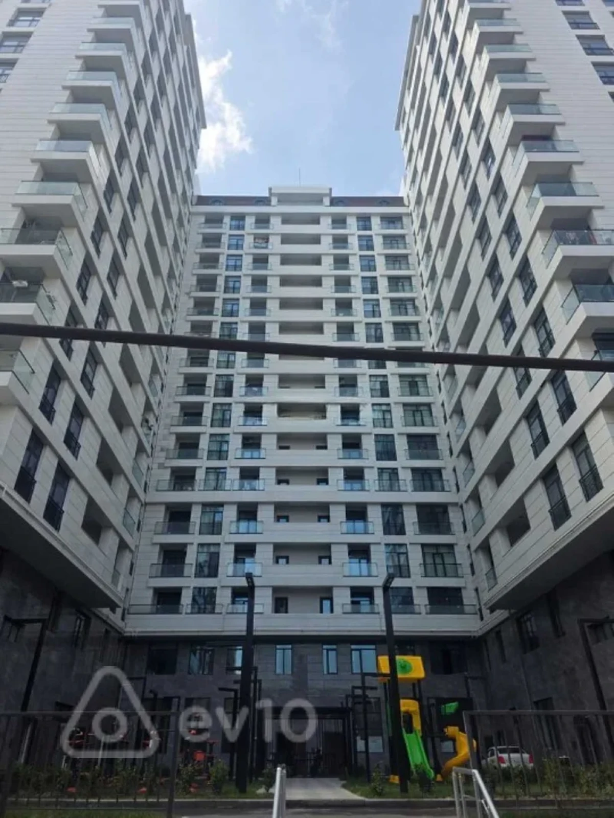 Satılır 2 otaqlı yeni tikili 95 m²