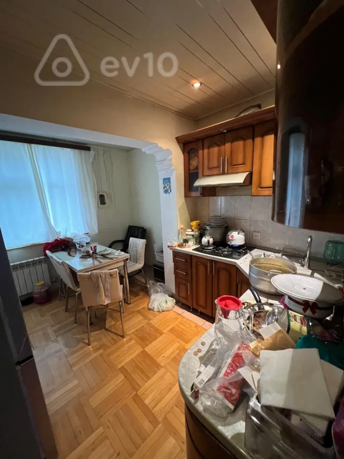 Satılır 3 otaqlı köhnə tikili 90 m²