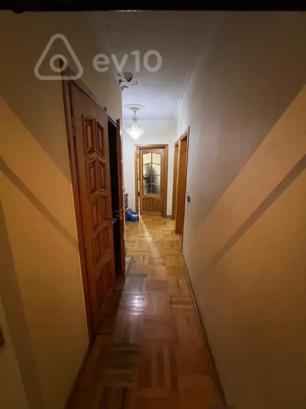 Satılır 3 otaqlı köhnə tikili 90 m²
