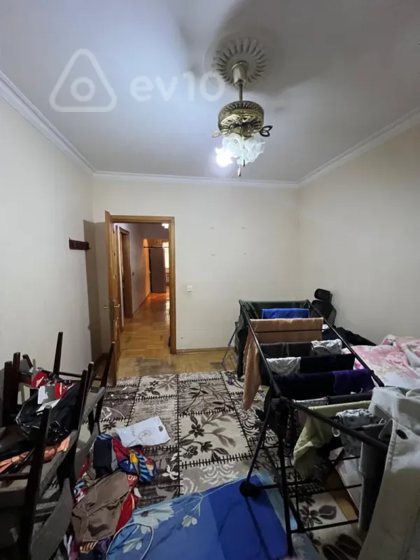 Satılır 3 otaqlı köhnə tikili 90 m²
