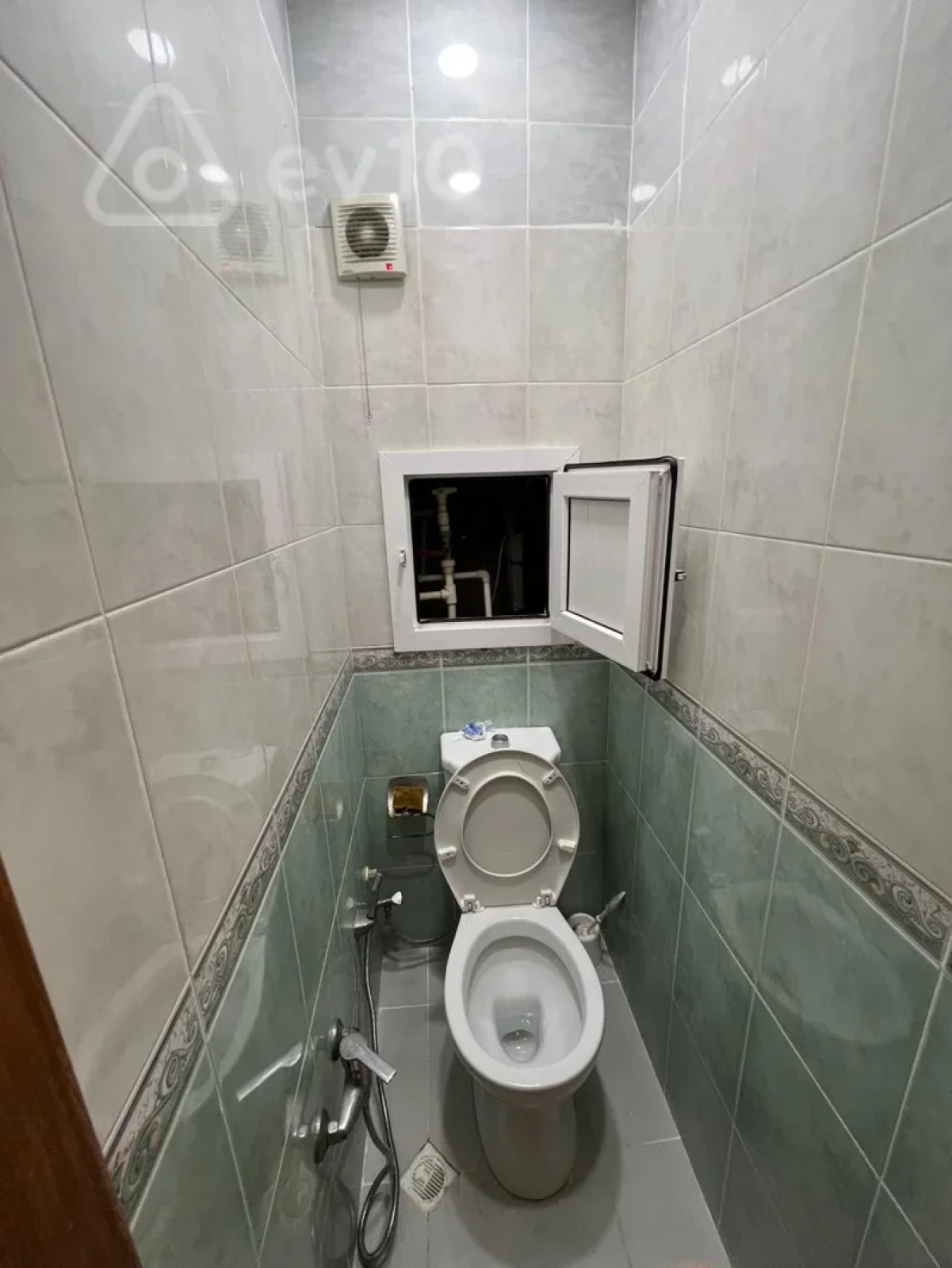 Satılır 3 otaqlı köhnə tikili 90 m²