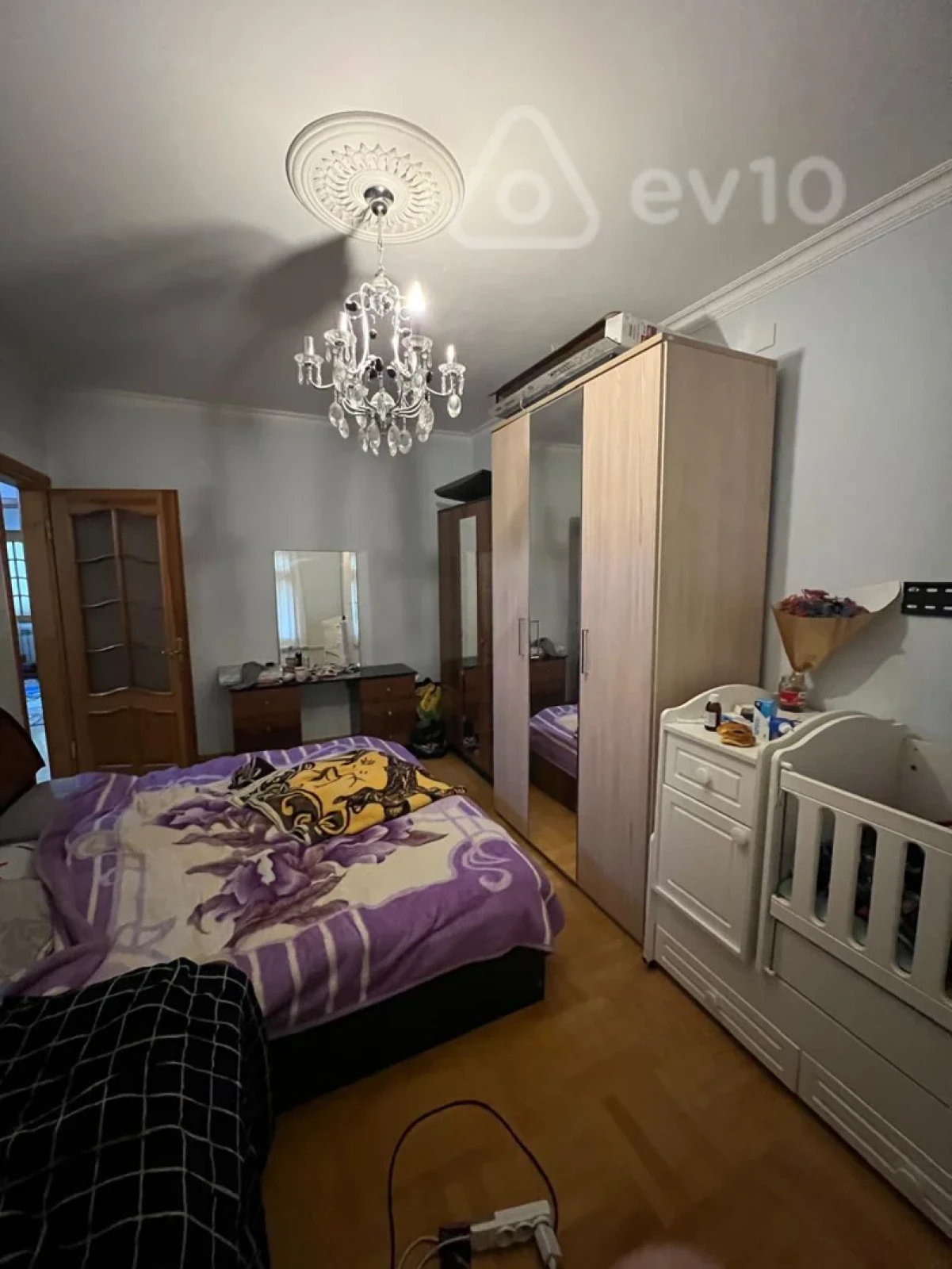 Satılır 3 otaqlı köhnə tikili 90 m²