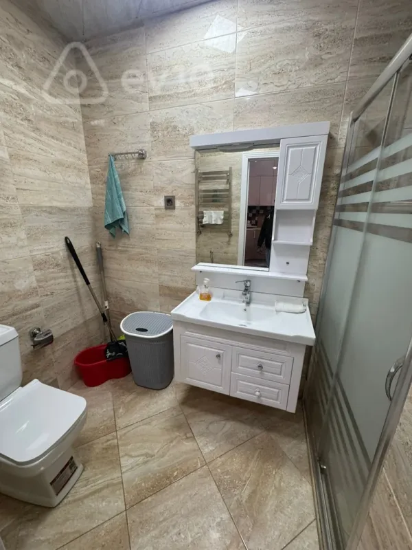 Kirayə verilir 3 otaqlı yeni tikili 80 m²