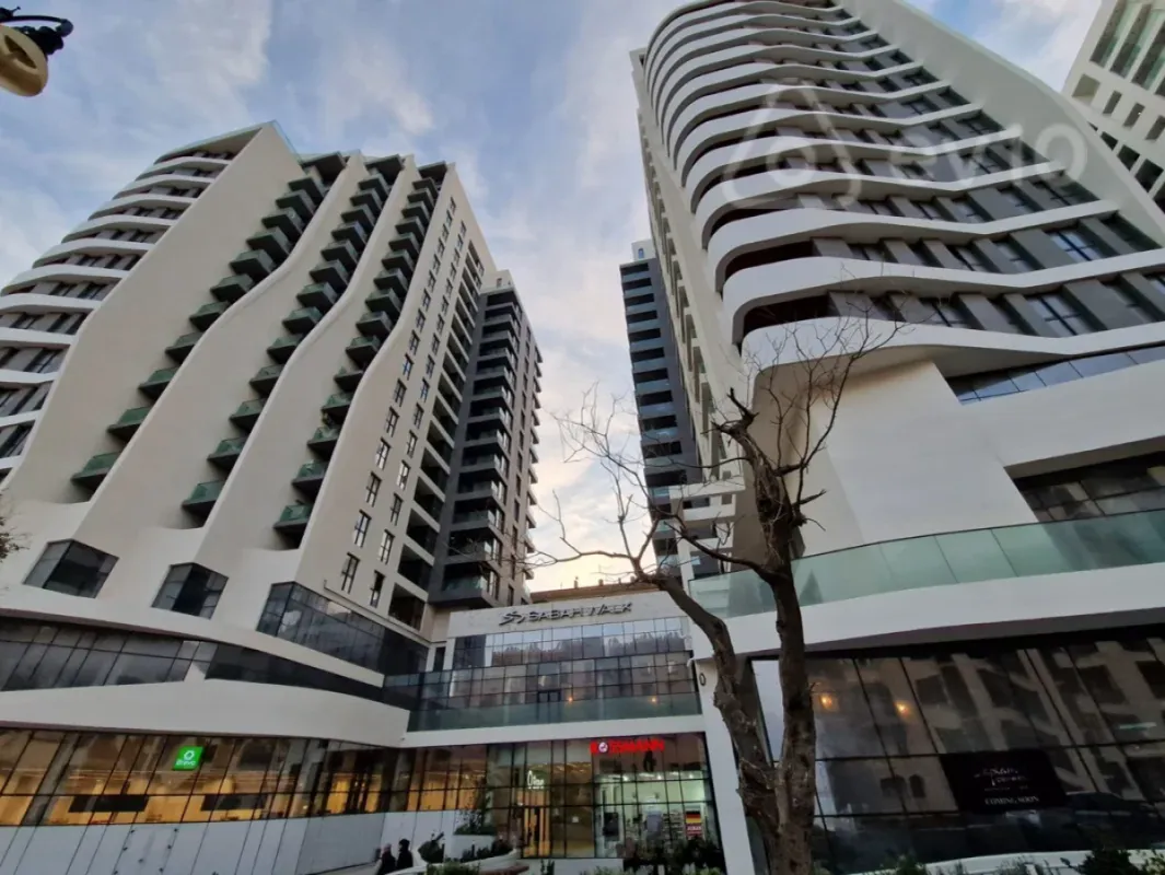 Kirayə verilir 3 otaqlı yeni tikili 80 m²