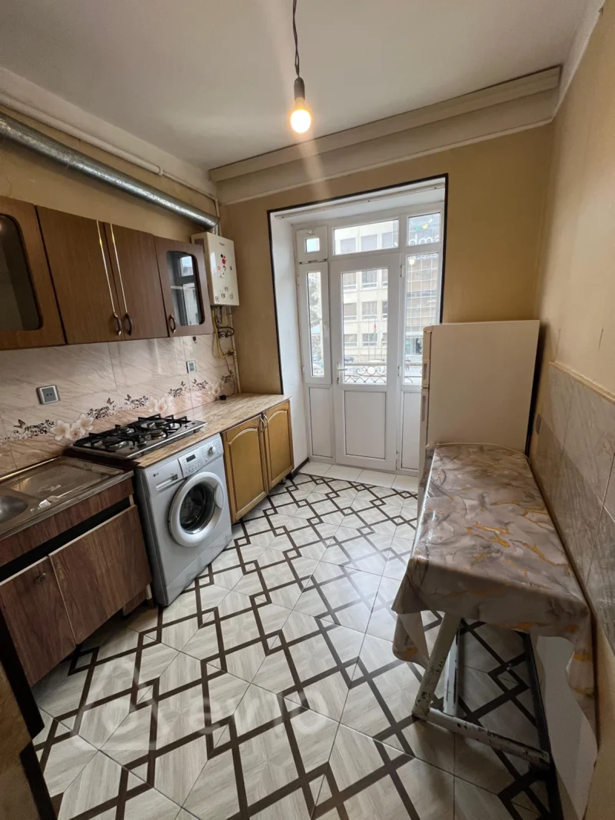 Satılır 3 otaqlı köhnə tikili 55 m²