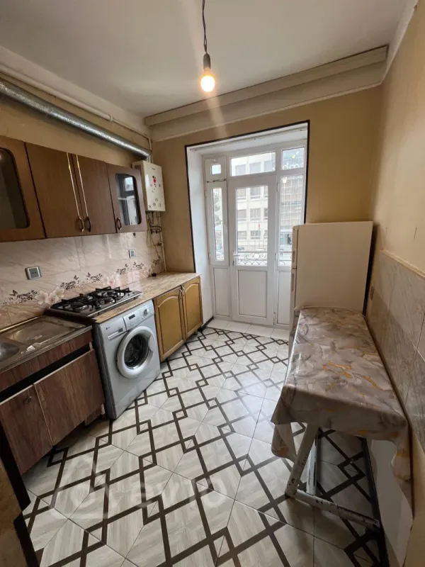 Satılır 3 otaqlı köhnə tikili 55 m²