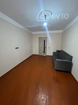 Satılır 3 otaqlı köhnə tikili 55 m²