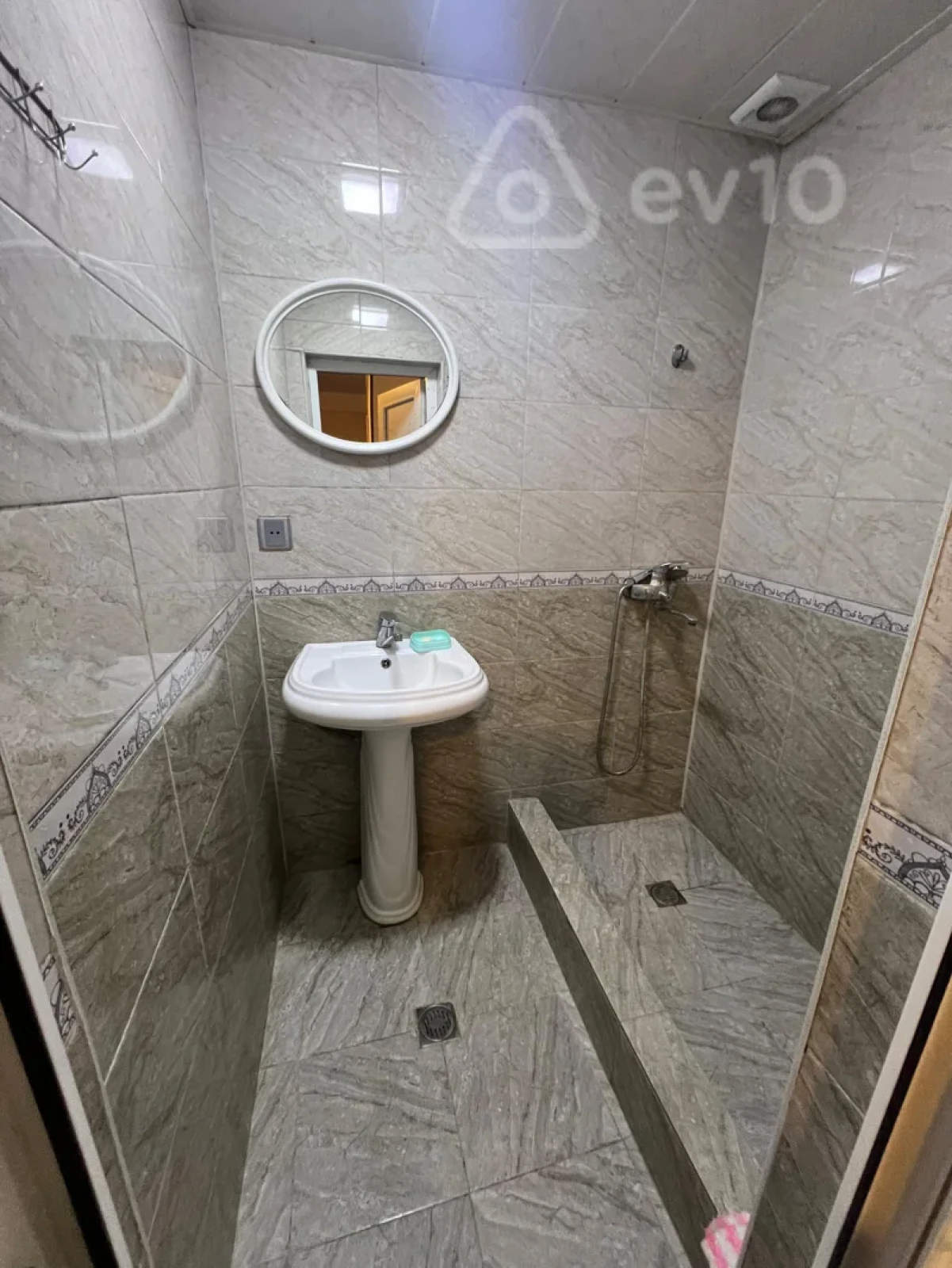 Satılır 3 otaqlı köhnə tikili 55 m²