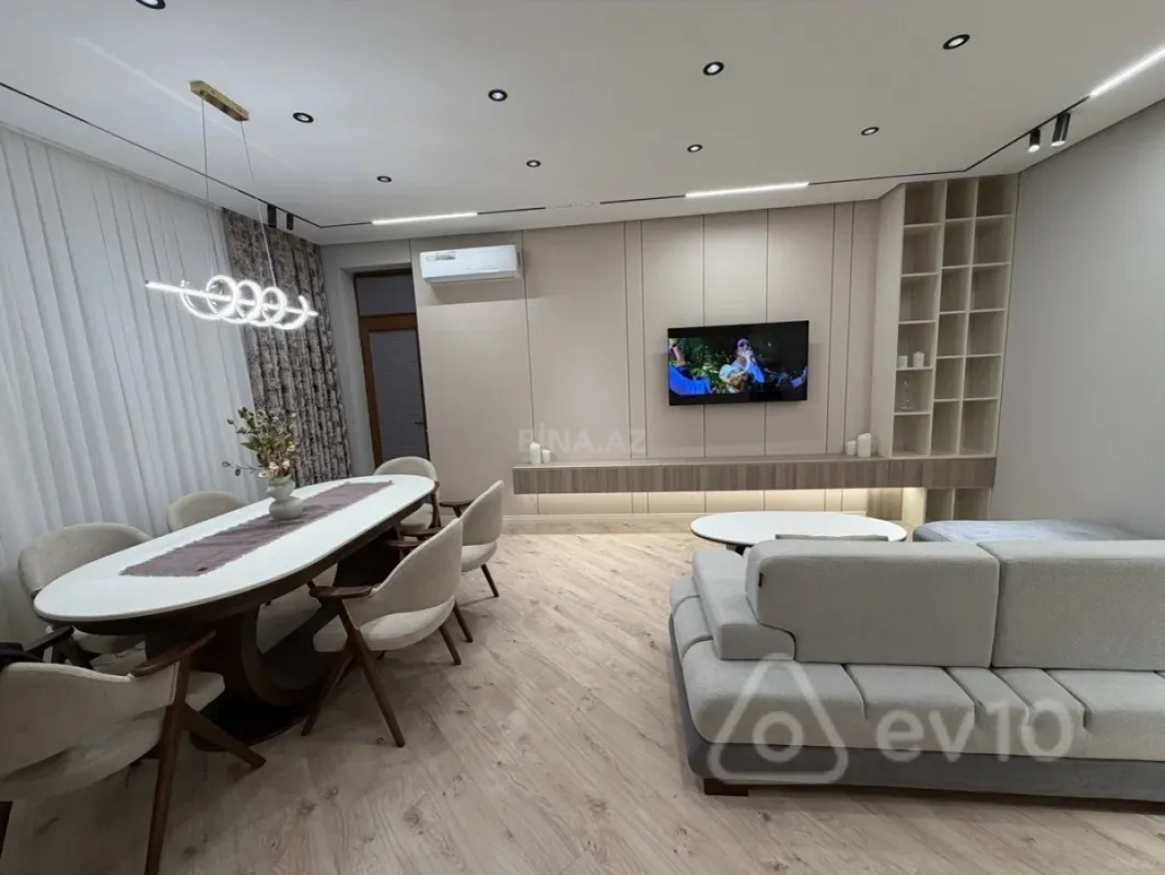 Kirayə verilir 4 otaqlı yeni tikili 220 m²