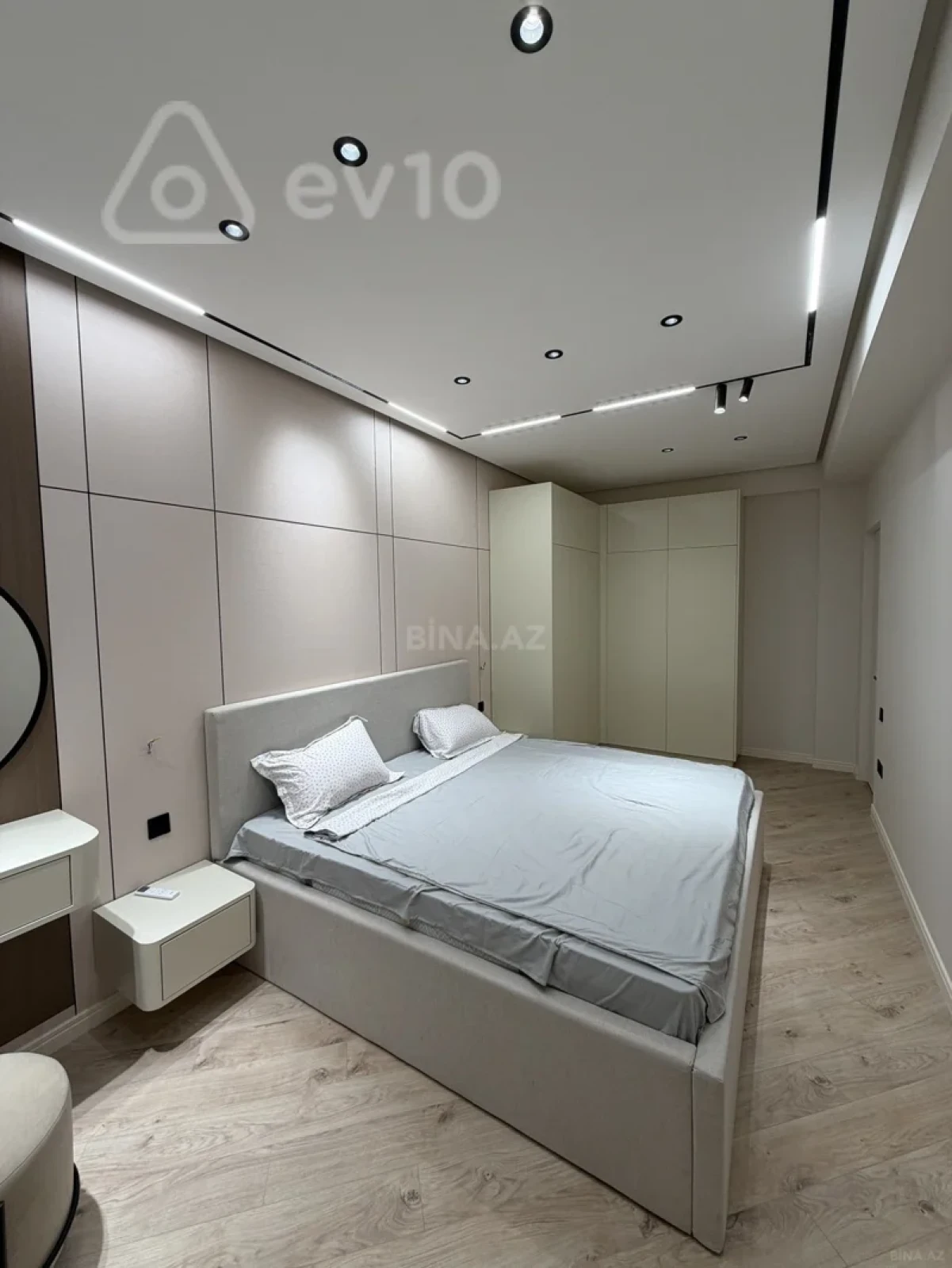 Kirayə verilir 4 otaqlı yeni tikili 220 m²