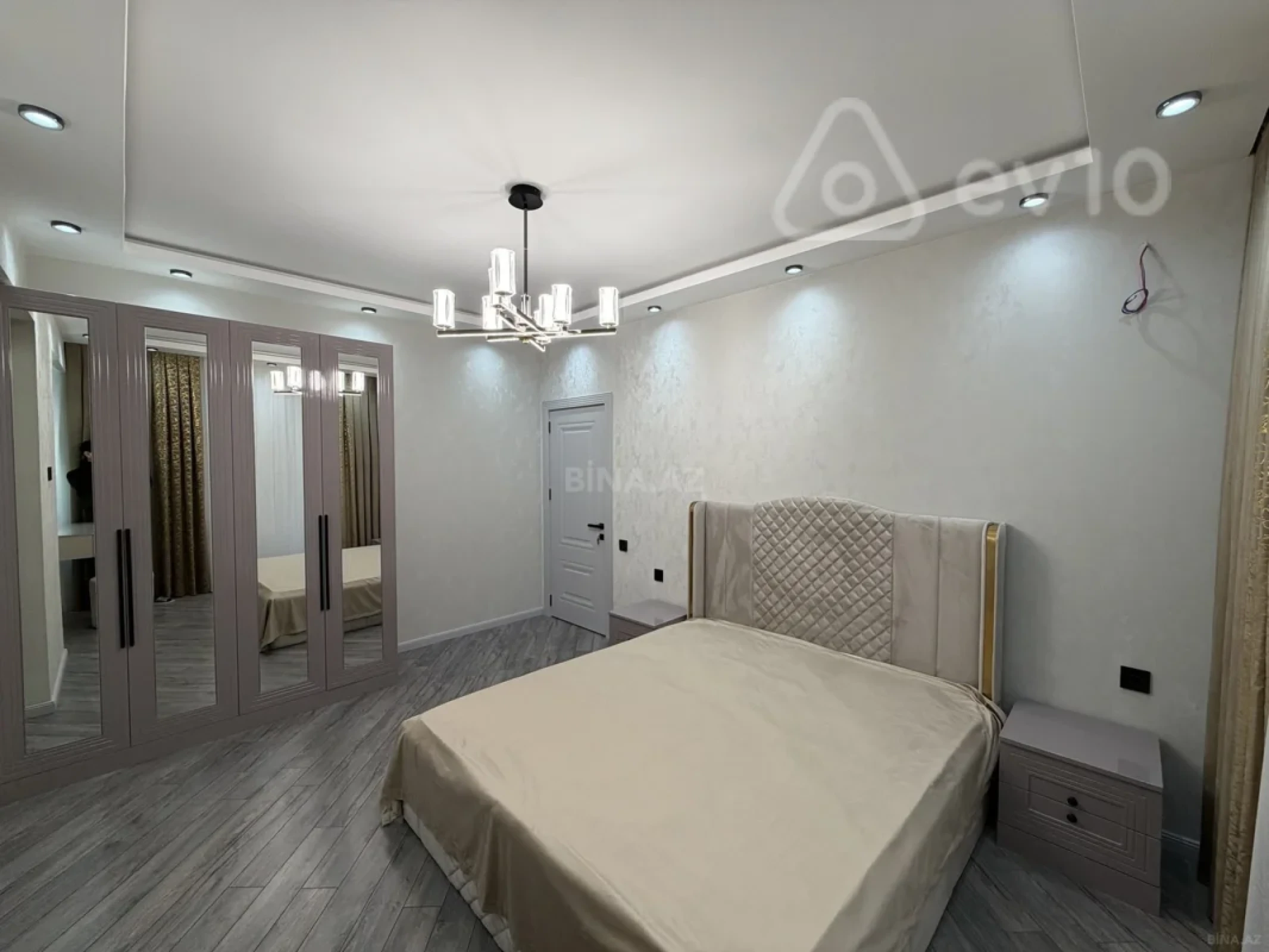 Kirayə verilir 4 otaqlı yeni tikili 220 m²