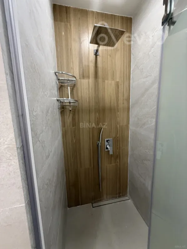 Kirayə verilir 4 otaqlı yeni tikili 220 m²