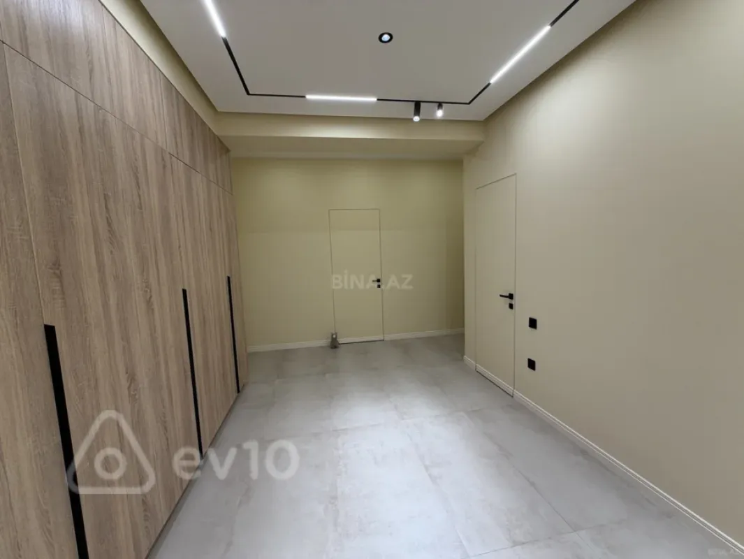 Kirayə verilir 4 otaqlı yeni tikili 220 m²