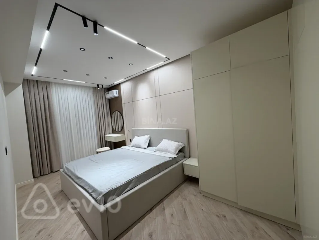 Kirayə verilir 4 otaqlı yeni tikili 220 m²