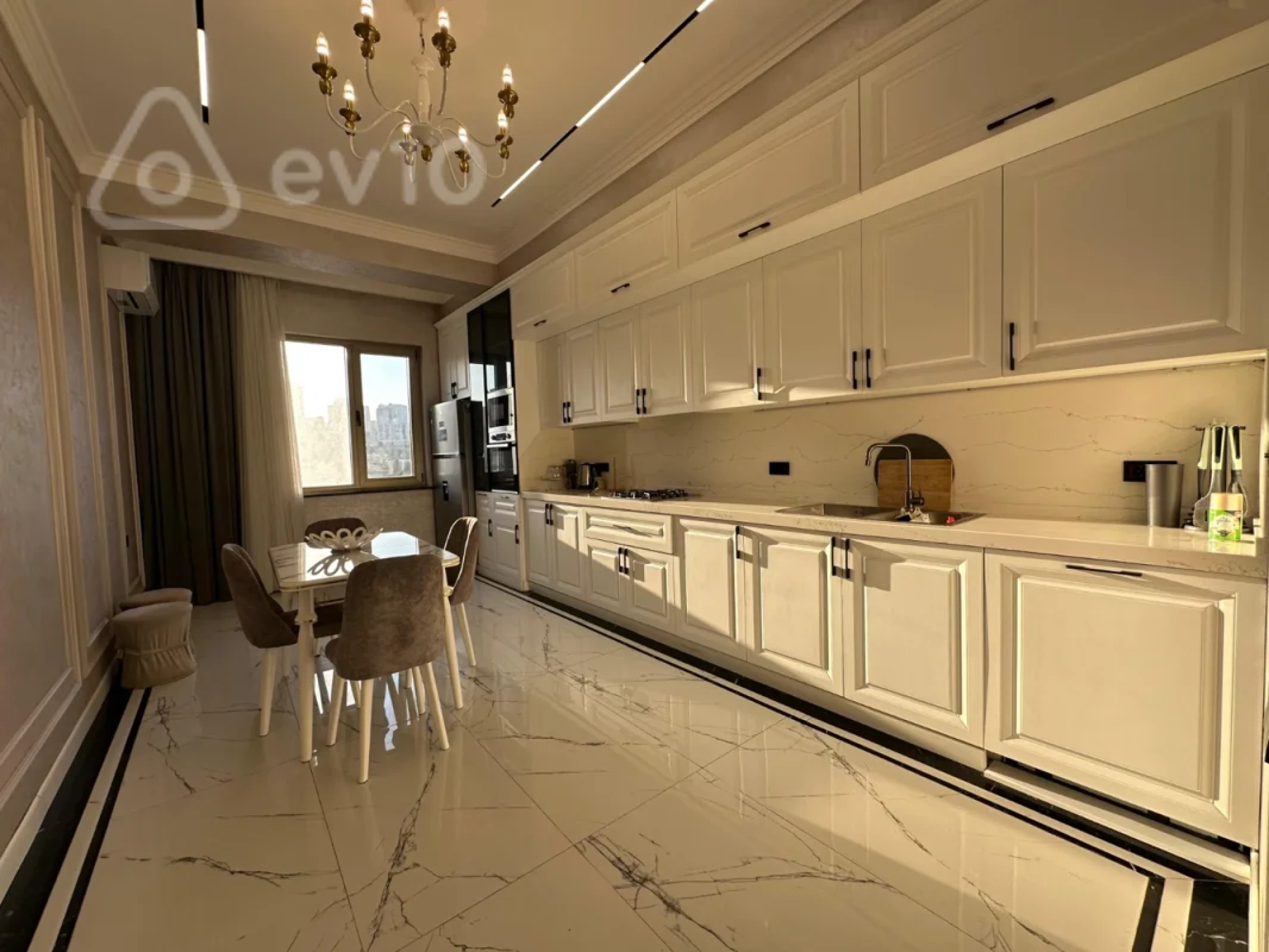 Kirayə verilir 3 otaqlı yeni tikili 170 m²