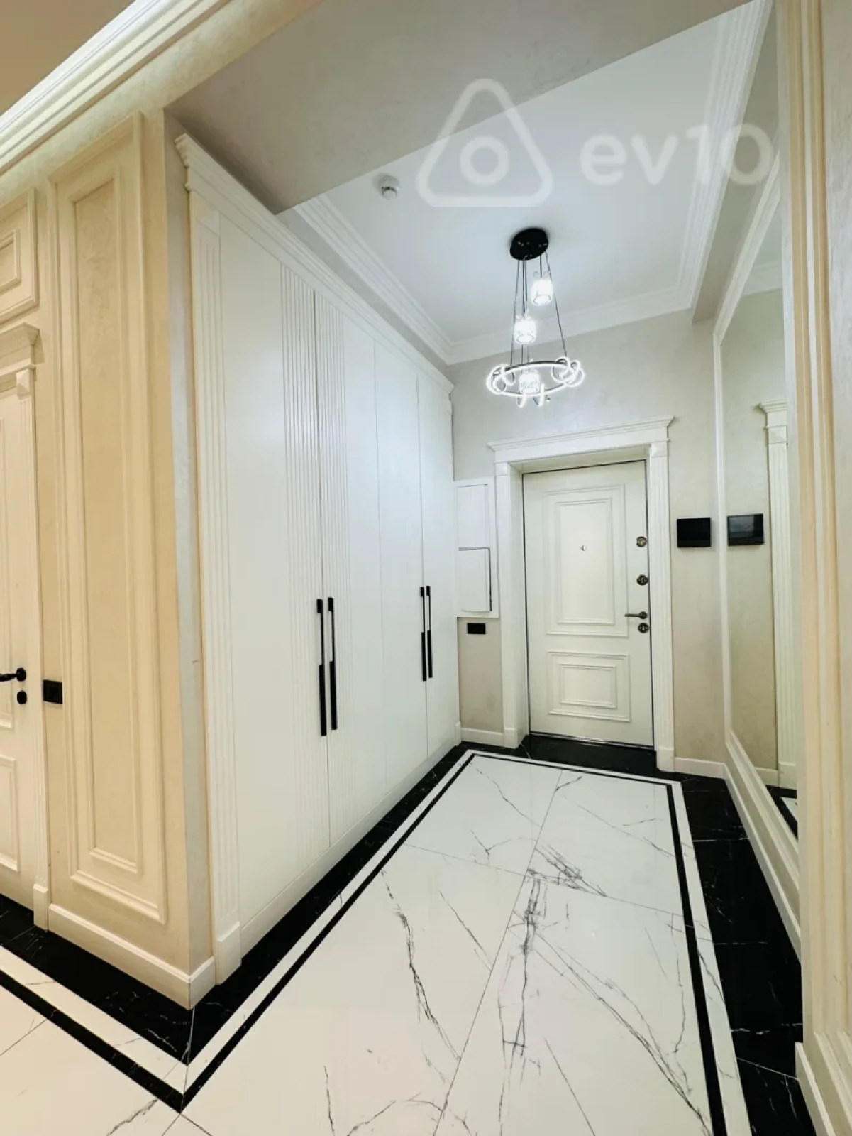 Kirayə verilir 3 otaqlı yeni tikili 170 m²