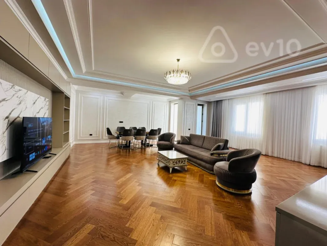 Kirayə verilir 3 otaqlı yeni tikili 170 m²