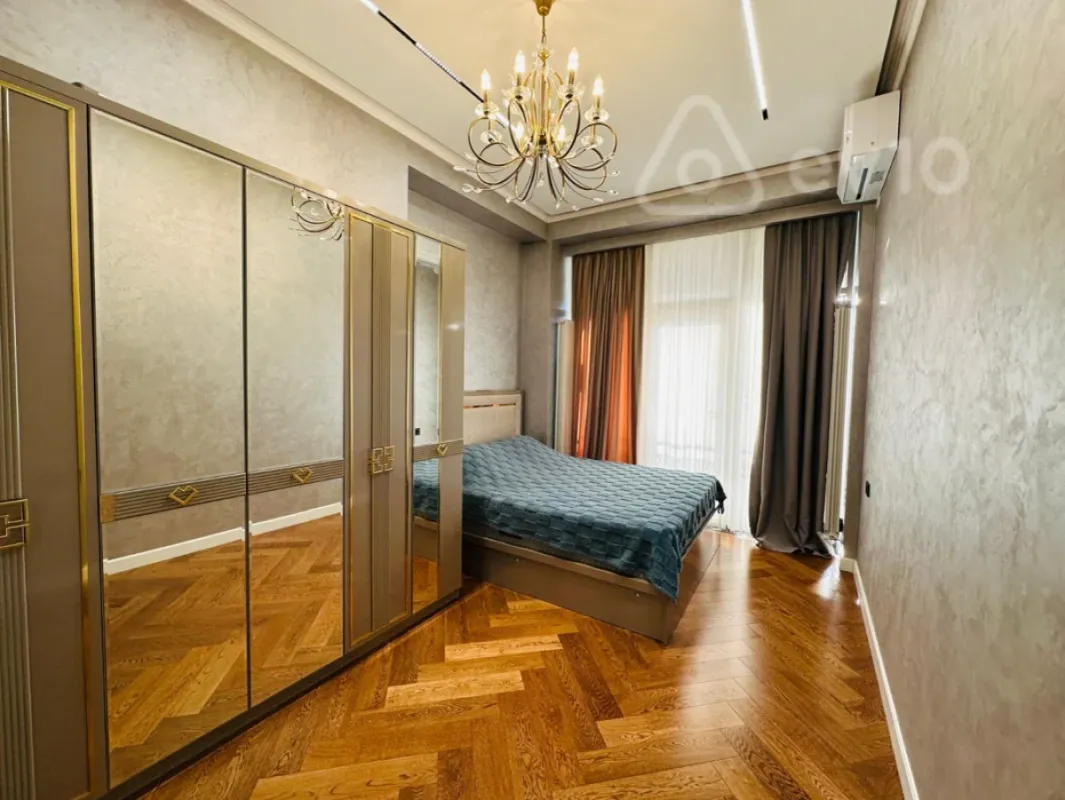 Kirayə verilir 3 otaqlı yeni tikili 170 m²
