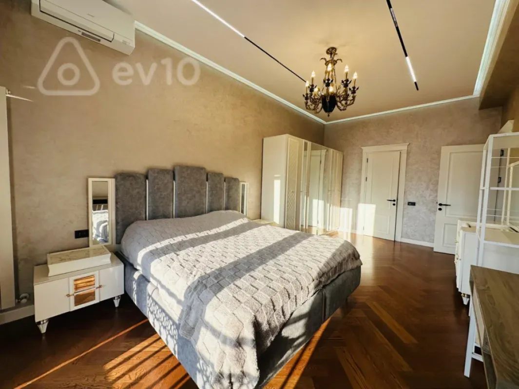 Kirayə verilir 3 otaqlı yeni tikili 170 m²