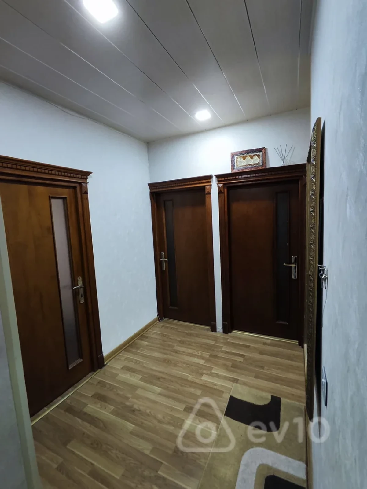 Satılır 3 otaqlı köhnə tikili 85 m²