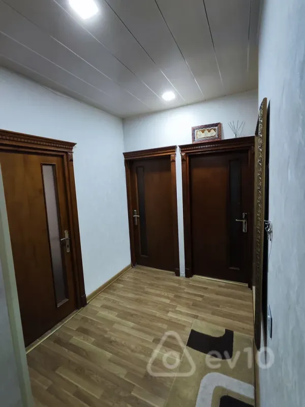 Satılır 3 otaqlı köhnə tikili 85 m²