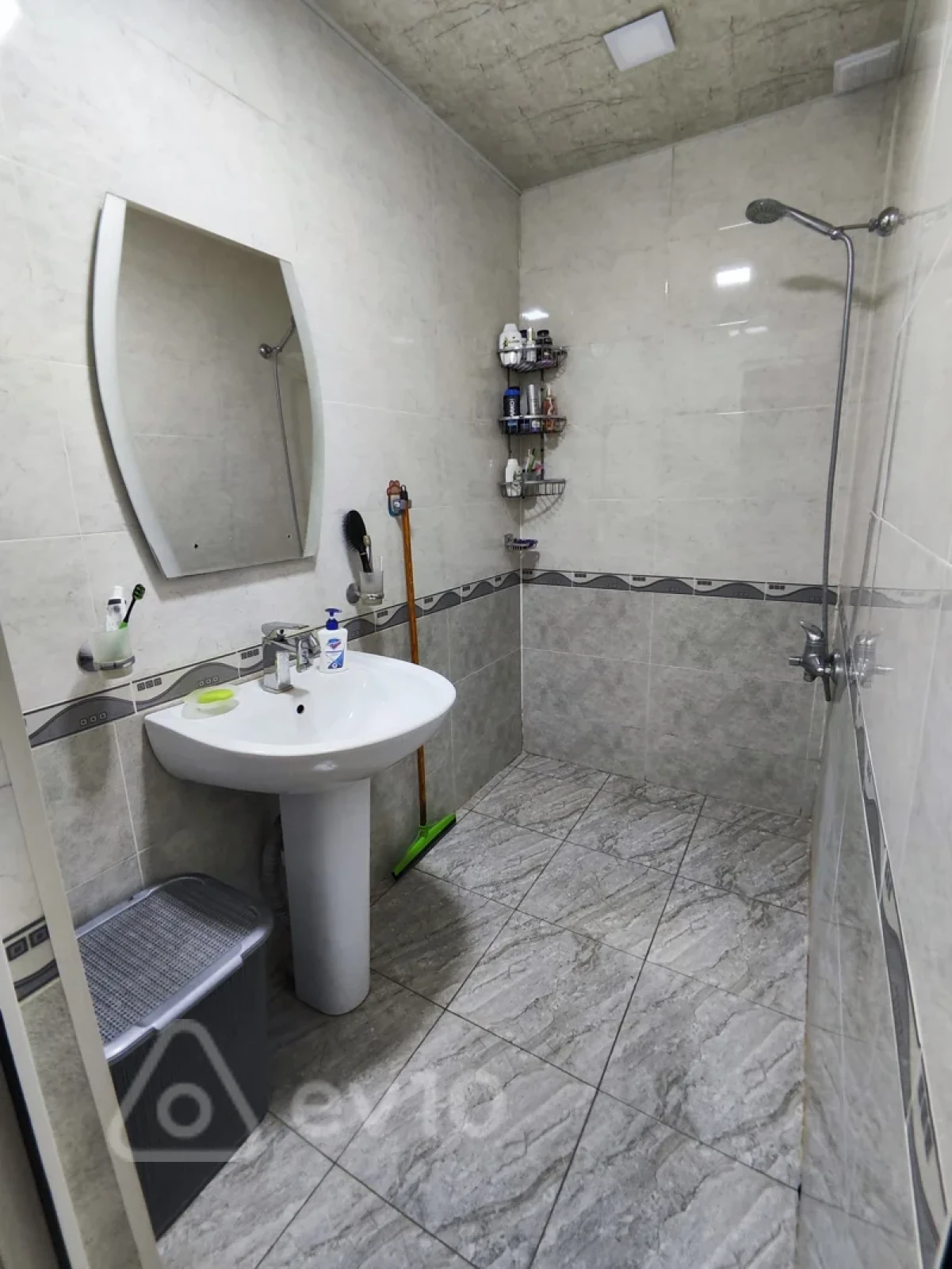 Satılır 3 otaqlı köhnə tikili 85 m²