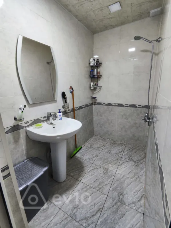 Satılır 3 otaqlı köhnə tikili 85 m²