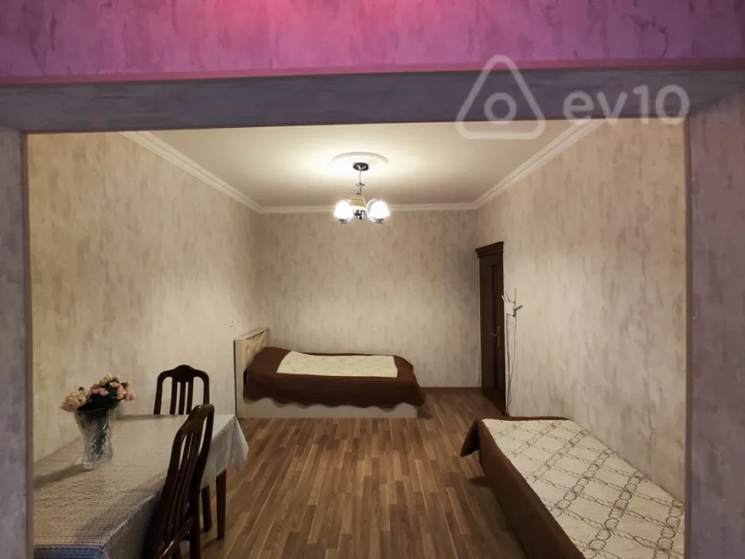 Satılır 3 otaqlı köhnə tikili 85 m²
