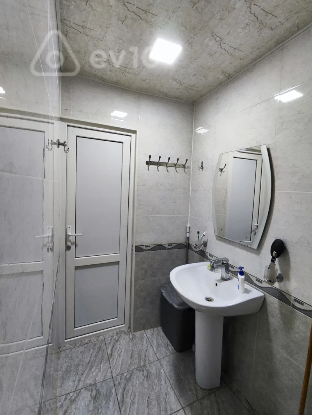 Satılır 3 otaqlı köhnə tikili 85 m²