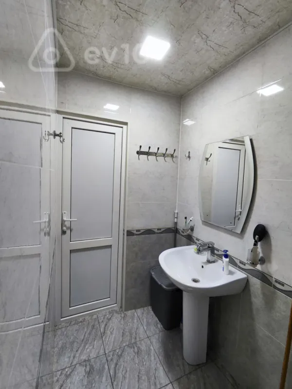 Satılır 3 otaqlı köhnə tikili 85 m²